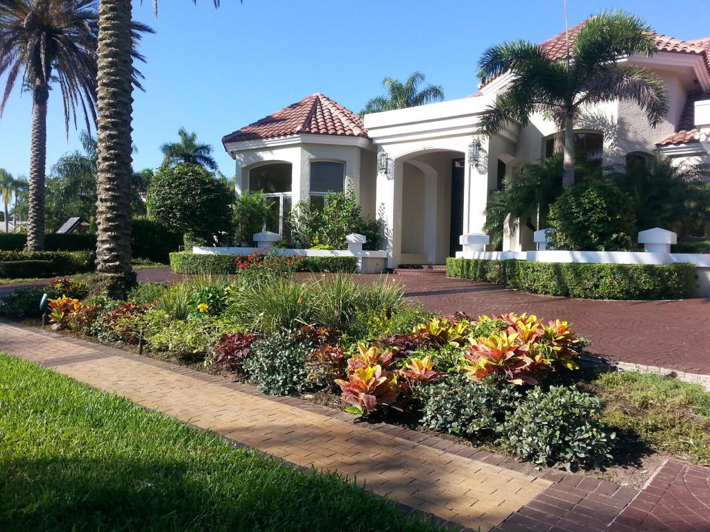 Boca Raton, FL. Fully renovated 10,000 sf Perfect Entertaining house for Sale