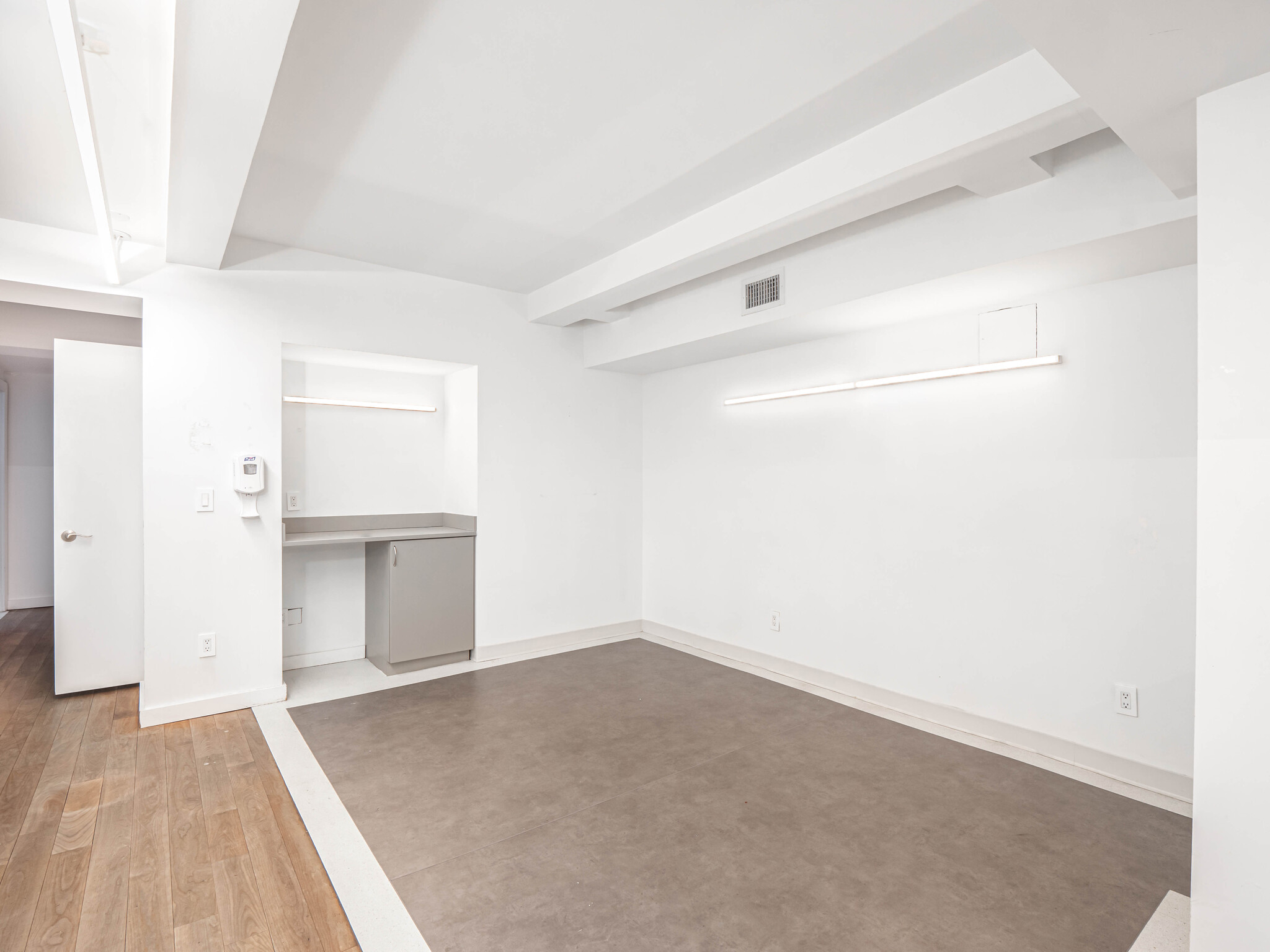 Murray Hill, E 36th St, Office/Medical Space For Lease 1,100-2,100 SF