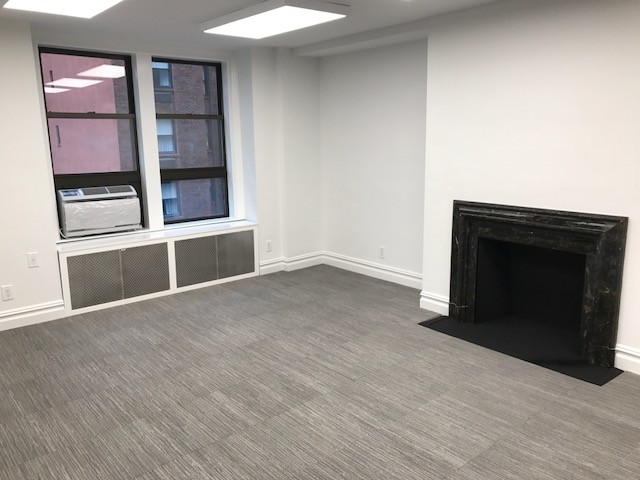 E 54th St, Plaza District, Built Medical Office Space For Rent 1,300 SF