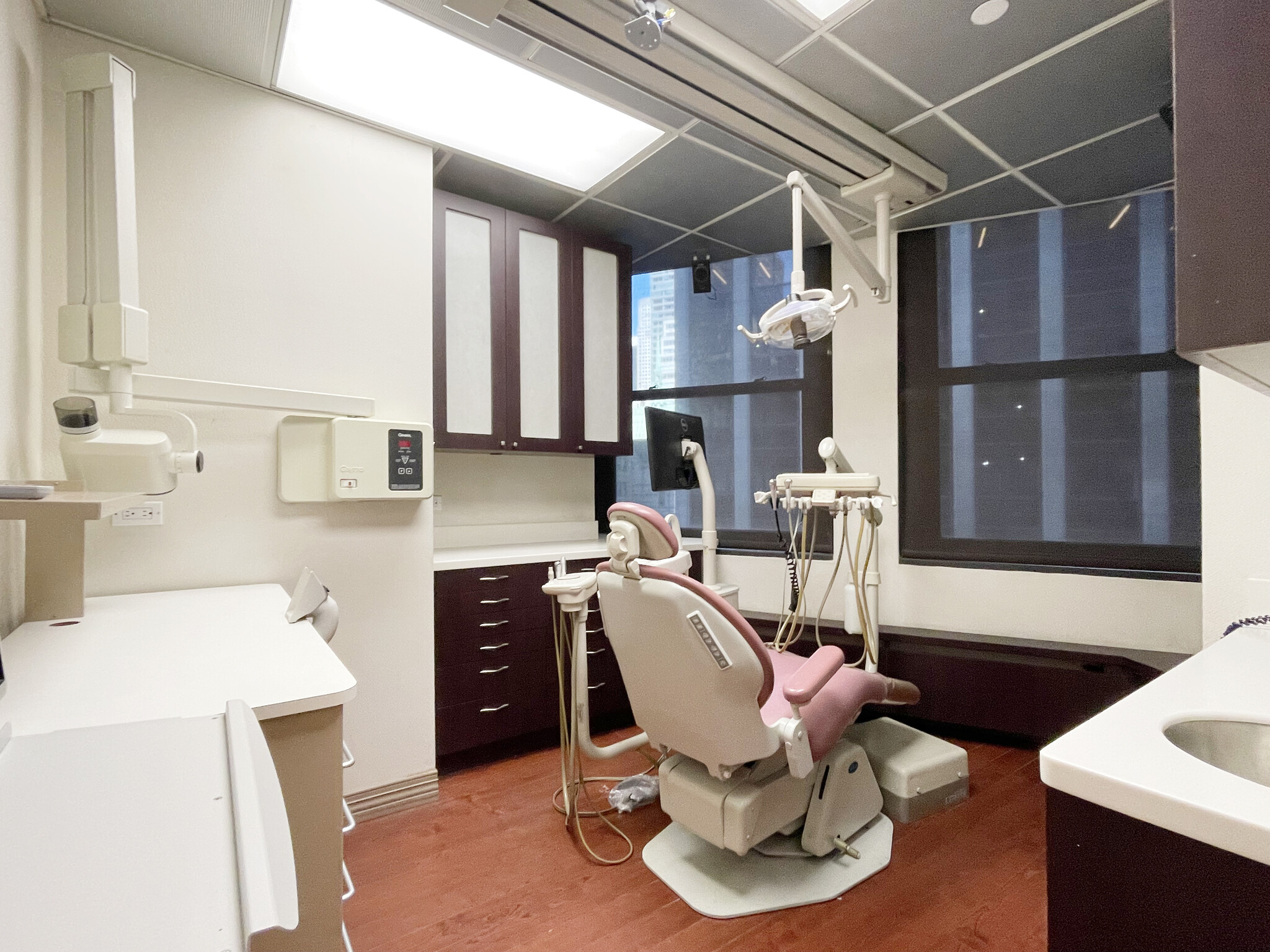Madison Ave, Plaza District, Built Office/Medical Space For Lease 2,600 - 3,100 SF