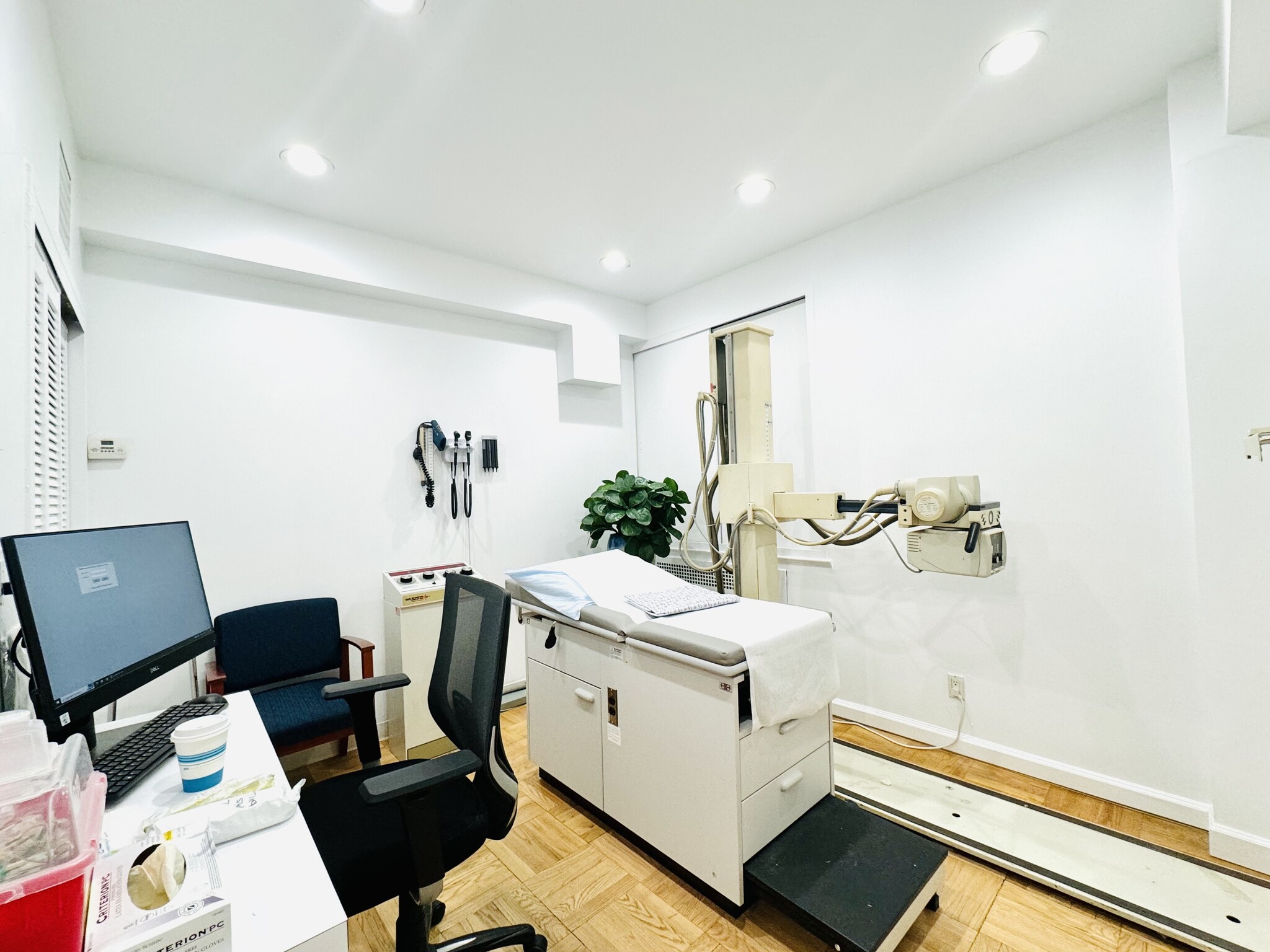 Upper East Side, Park Ave, Built Medical Office Space For Sublease 2,200 SF