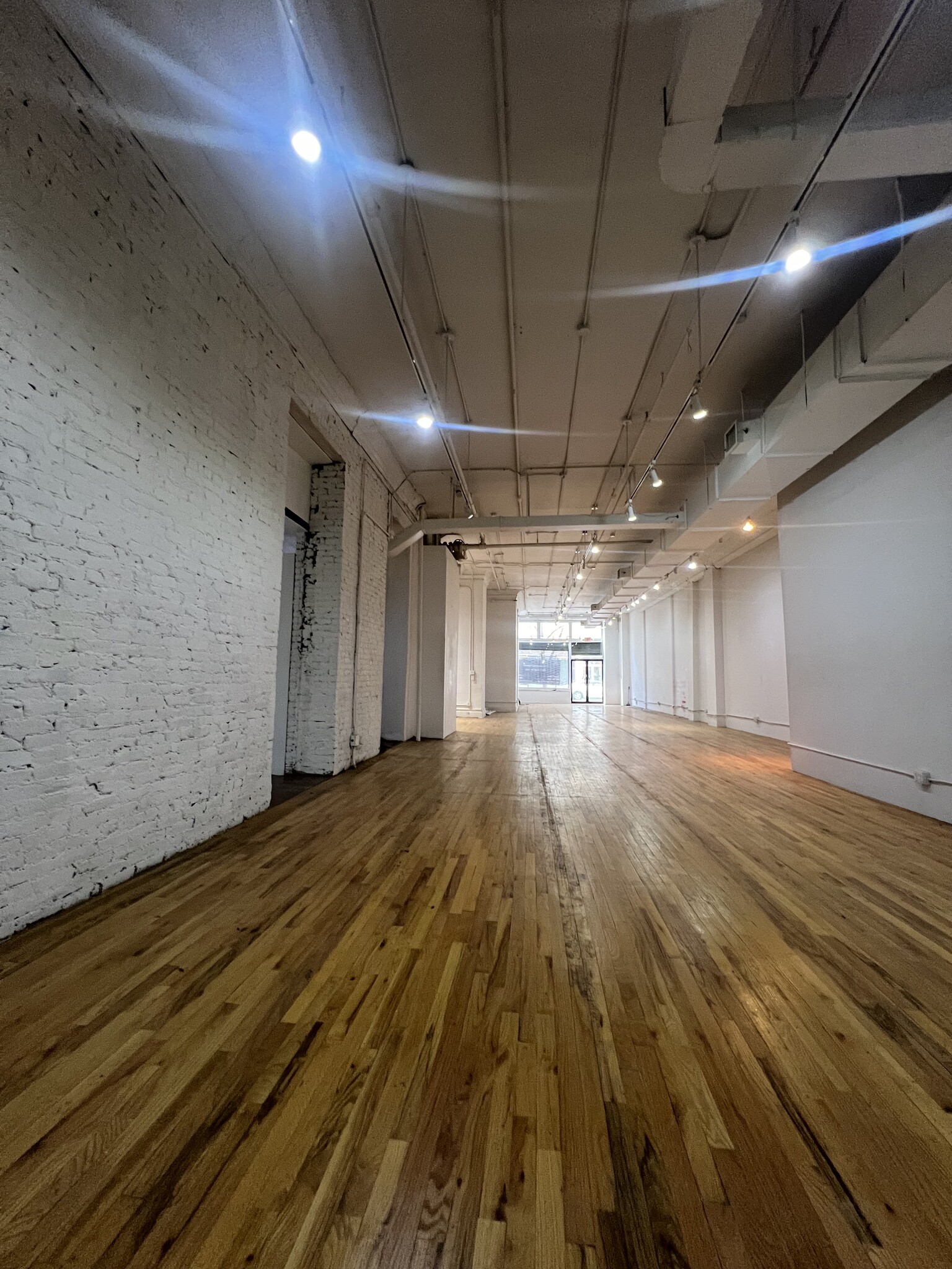 W 25th St, Chelsea, Spa or Gym Fitness Space For Rent 2,550 SF
