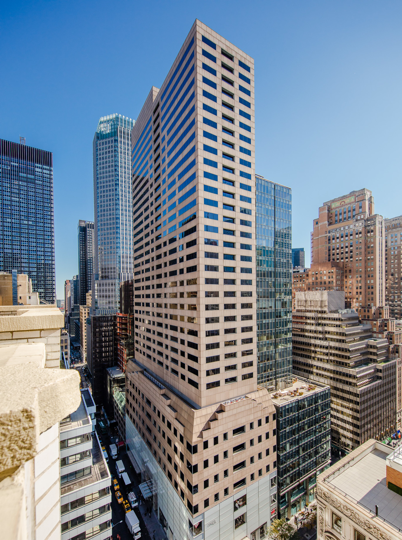 Plaza District, Fifth Ave, SPA or Fitness Space For Rent 5,100 SF