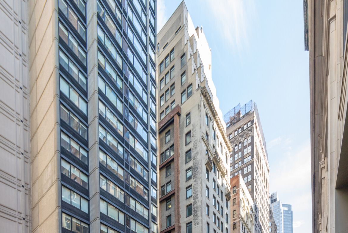 Grand Central, E 40th St, NYC Gym Fitness Space For Lease 7,028 SF