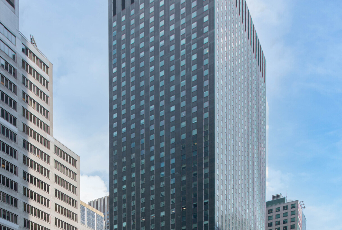 Third Ave, Grand Central, Retail/Cafe Space For Lease 2,350 SF