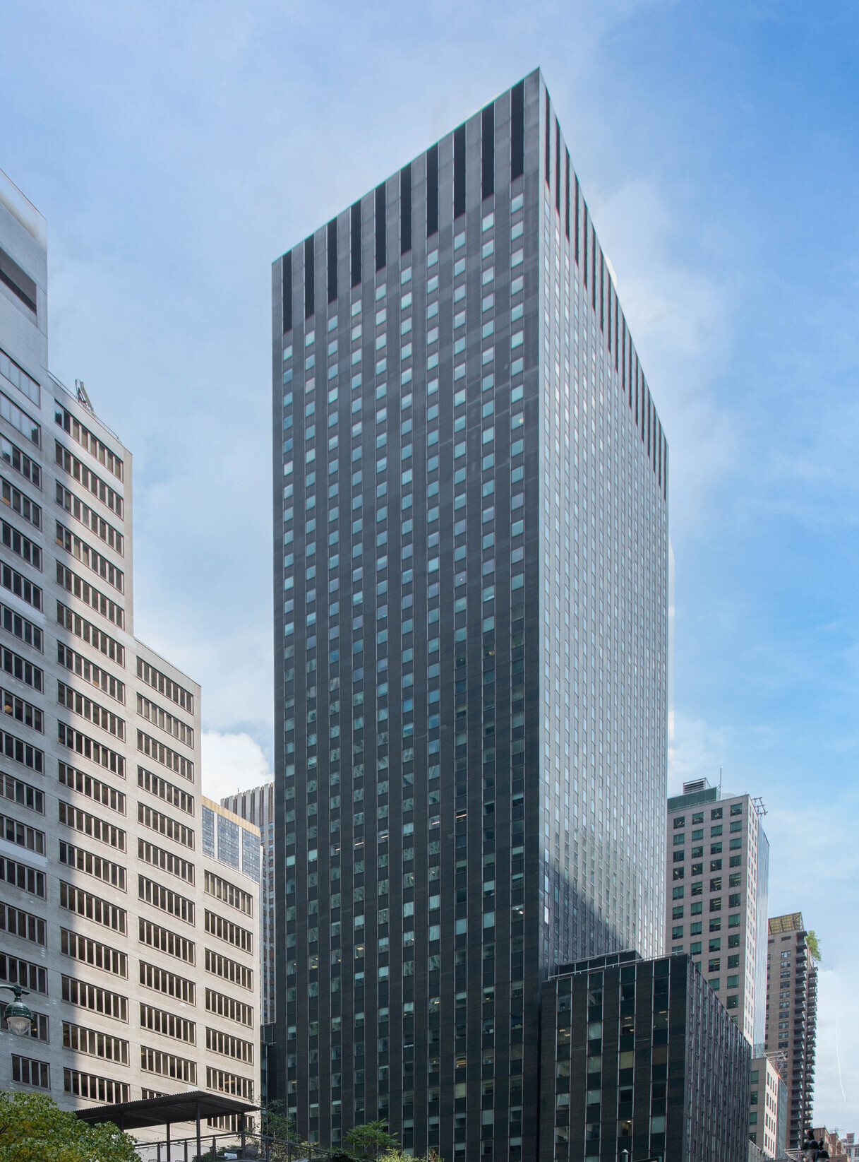 Third Ave, Grand Central, Retail/Cafe Space For Lease 2,350 SF