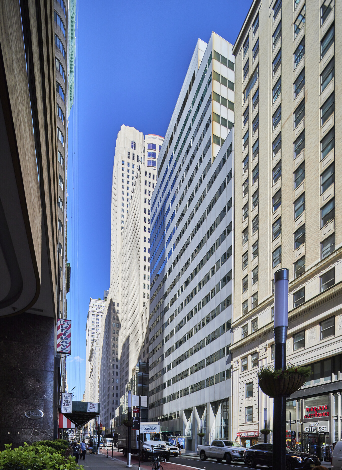 Broadway, Financial District, Retail Space For Rent 3,200 - 8,400 SF