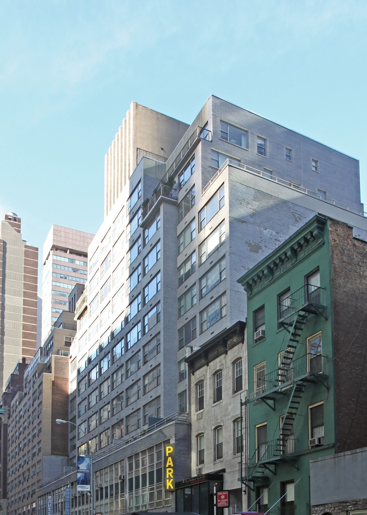 Plaza District, E 55th St, Retail Space For Rent 3,100 SF
