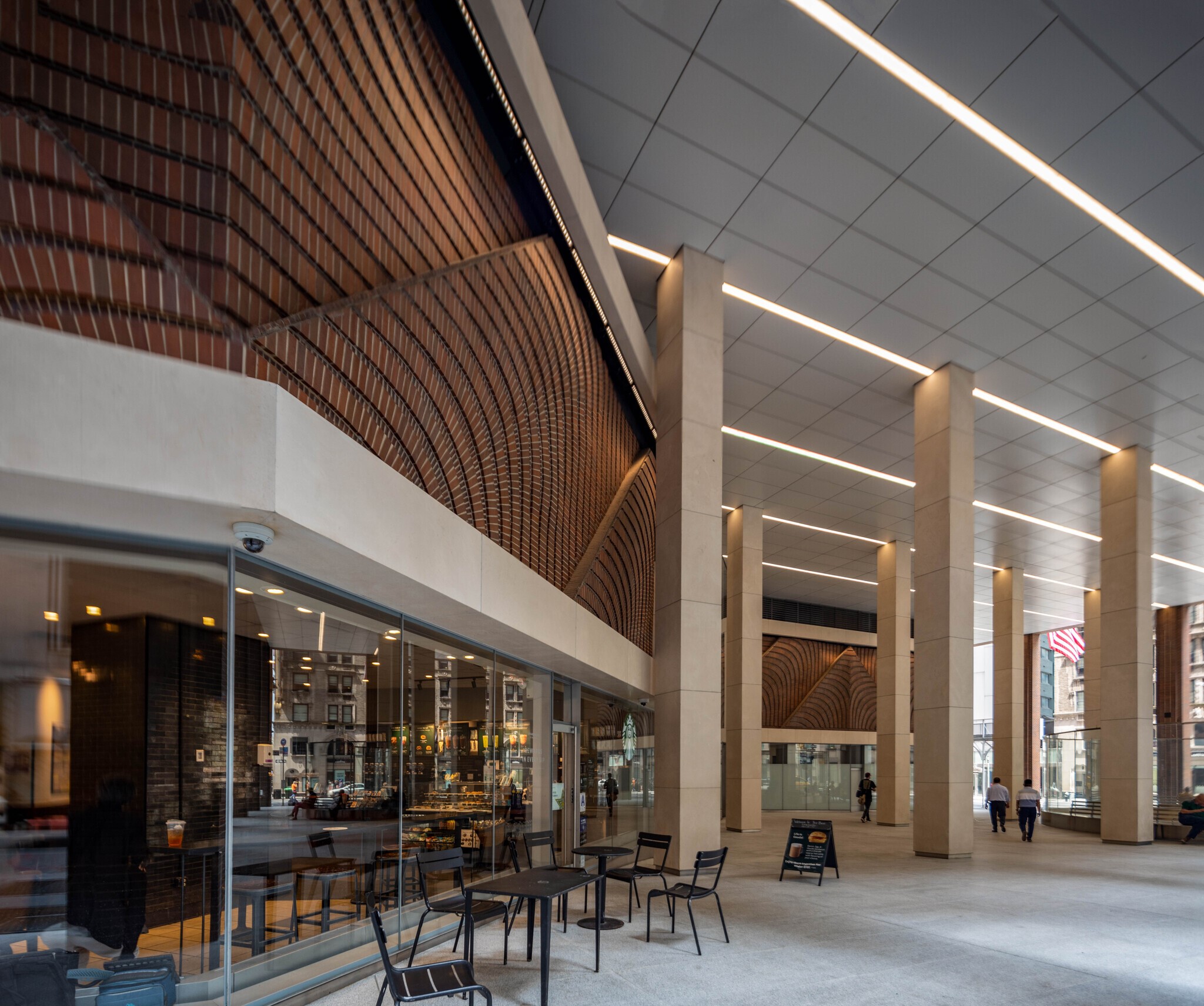 Lexington Ave, Plaza District, Retail Space For Rent 1,300 SF