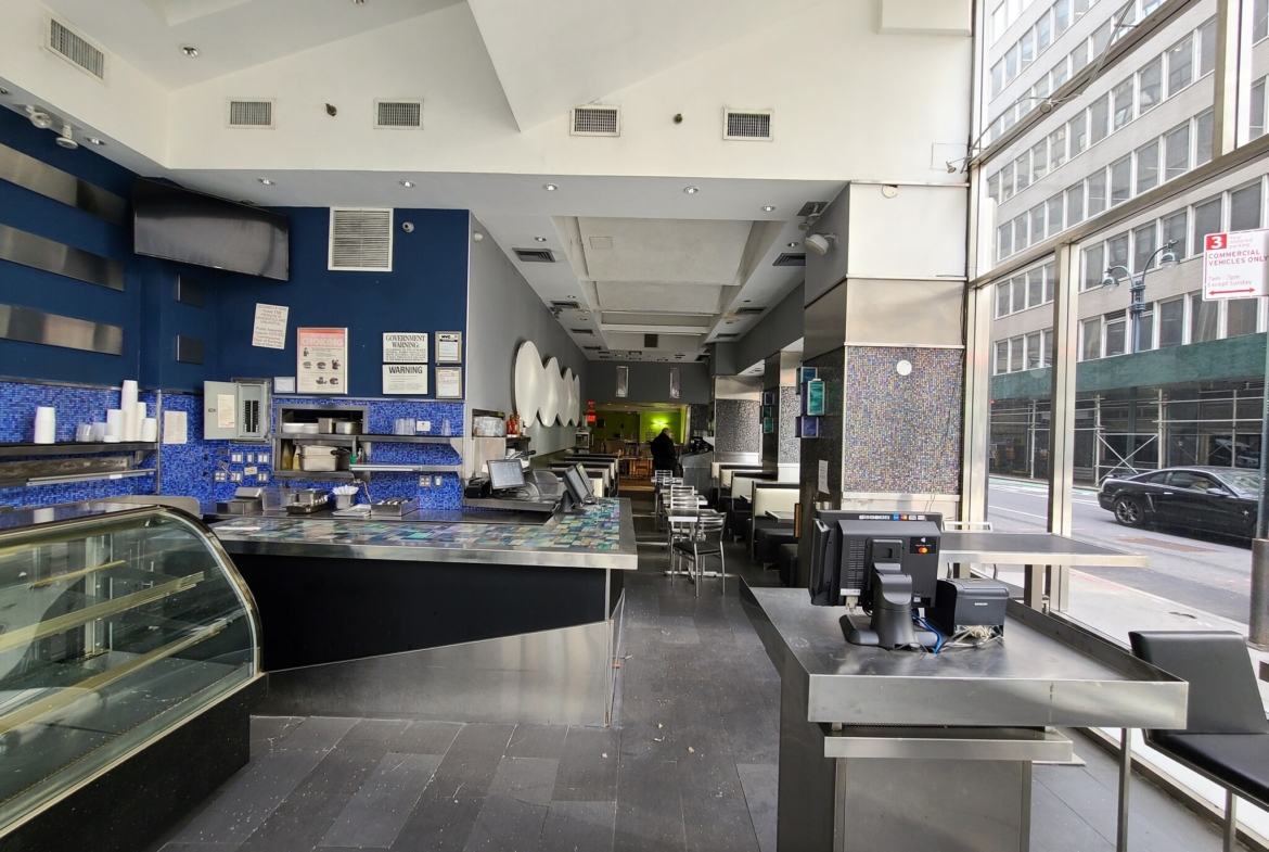 Madison Ave, Bryant Park, Fitness/Restaurant Space For Lease 2,600 - 5,900 SF