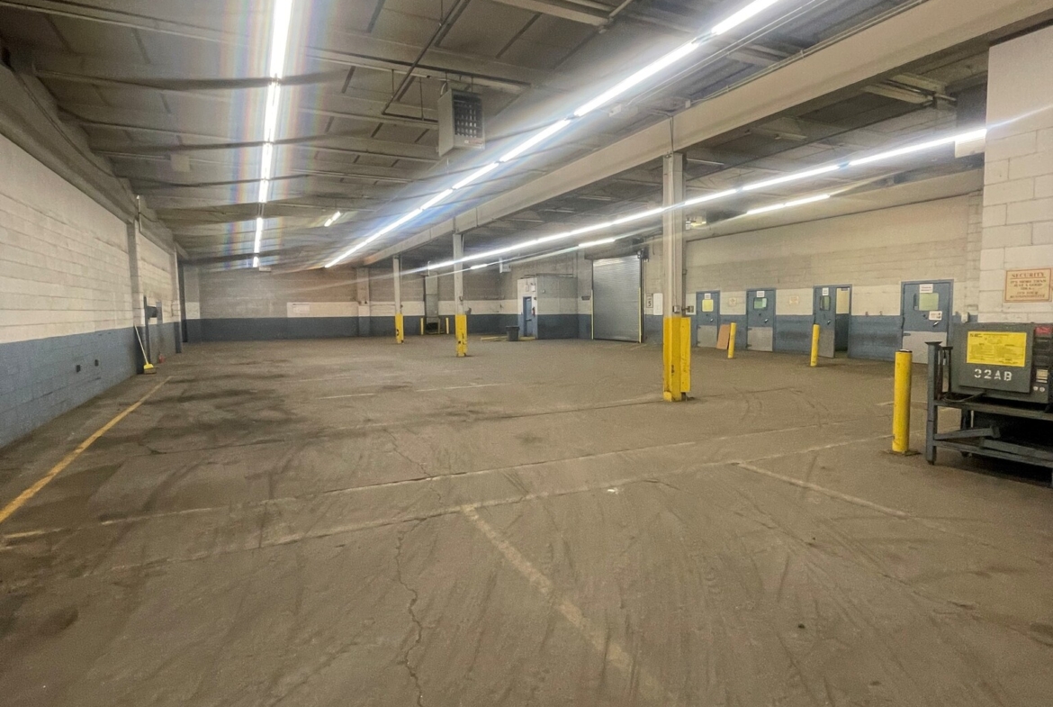 Ozone Park, Industrial Space For Sublease 16,300 SF