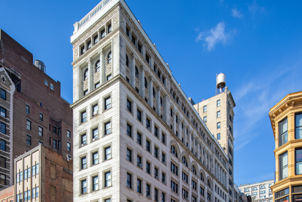 Union Sq W, Retail/Restaurant Space For Rent 2,800 SF