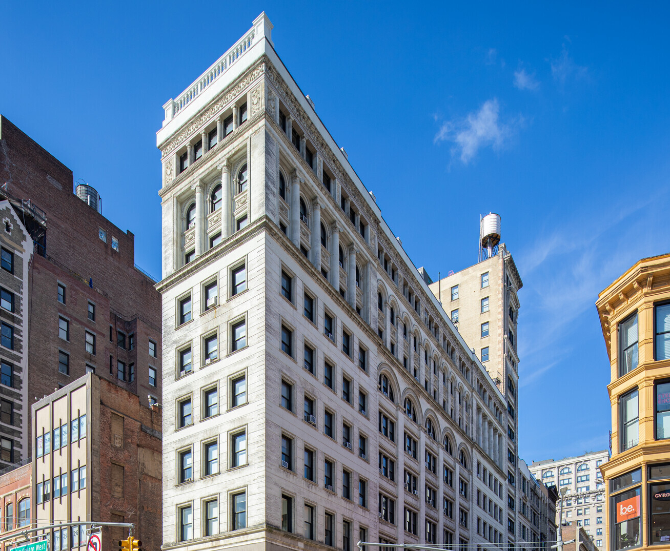 Union Sq W, Retail/Restaurant Space For Rent 2,800 SF