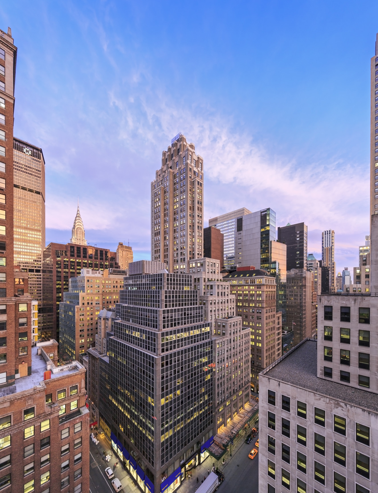 529 5th Ave, New York, NY, Class A Office Building