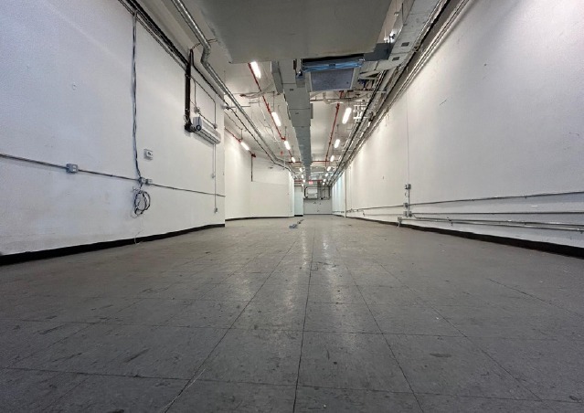 Downtown Manhattan, Broadway, Retail/Gallery Space For Lease 1,050 - 2,100 SF