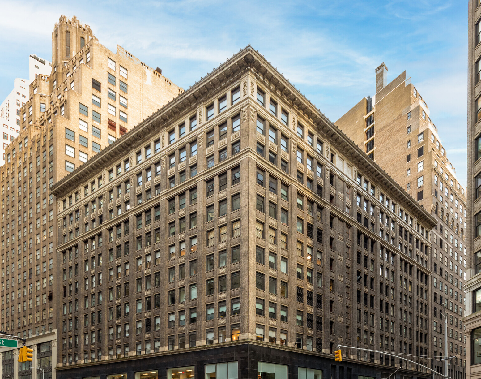 Broadway, Bryant Park, Retail/Restaurant Space For Lease 1,700 - 6,100 SF
