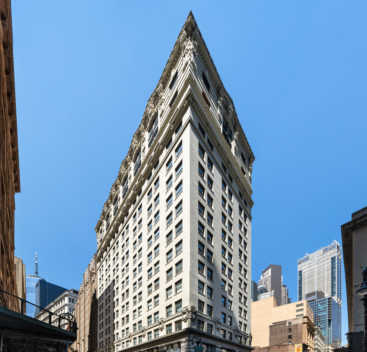 John St, Financial District, Retail Space For Rent 630 - 910 SF
