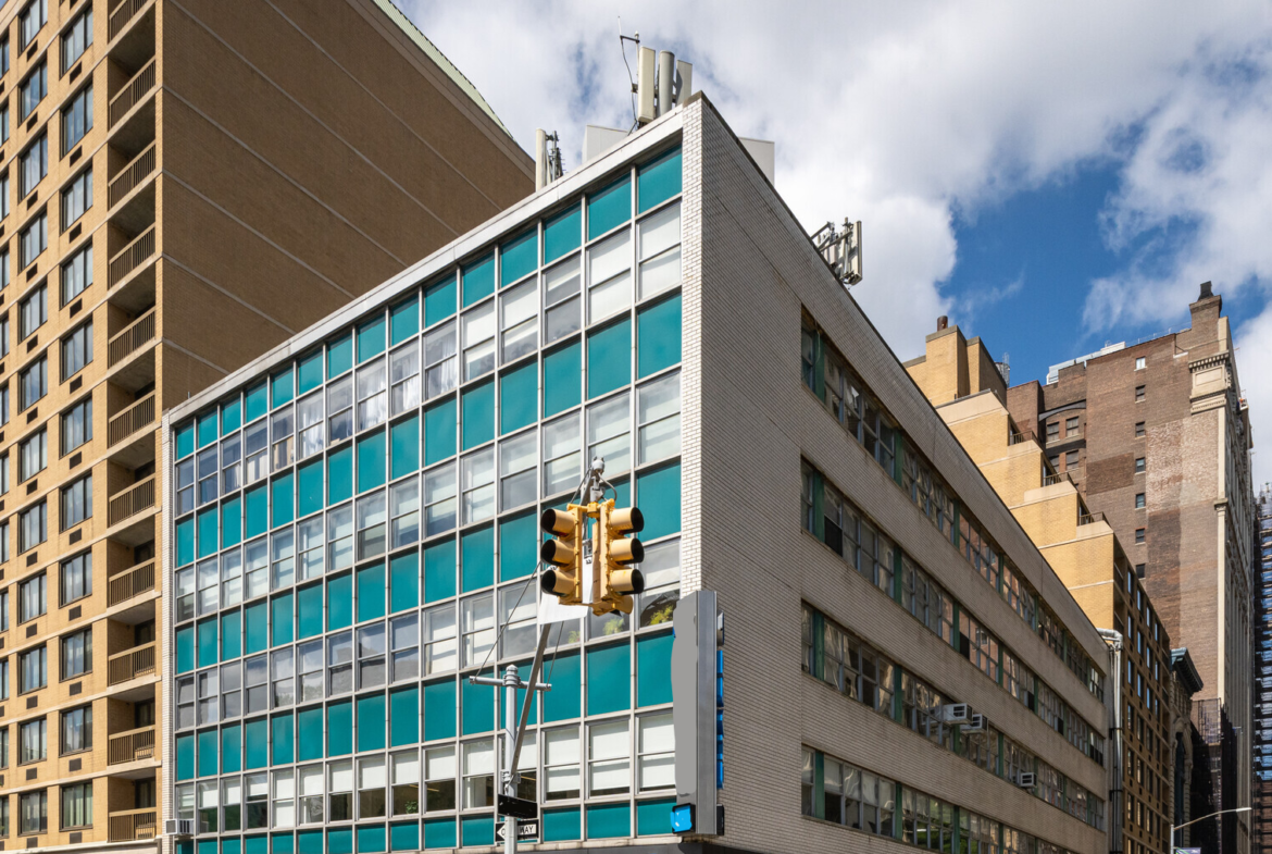 Union Sq W, NYC Retail Space For Rent 8,200 SF