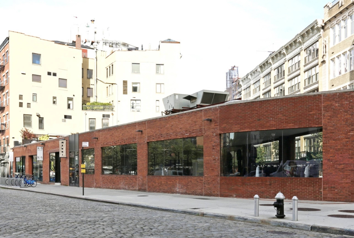 W 13th St, Chelsea, Retail/Restaurant Space For Rent 2,800 SF