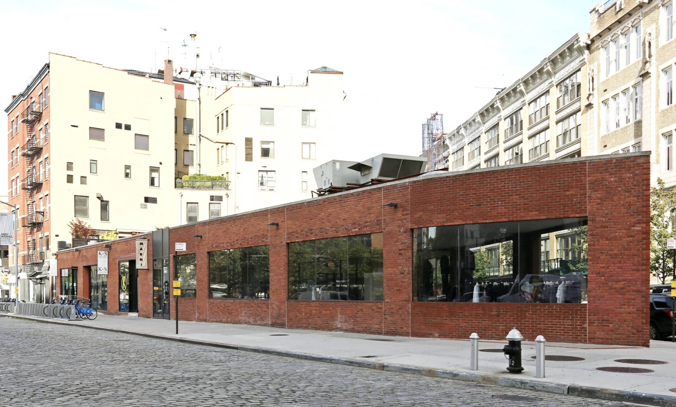 W 13th St, Chelsea, Retail/Restaurant Space For Rent 2,800 SF