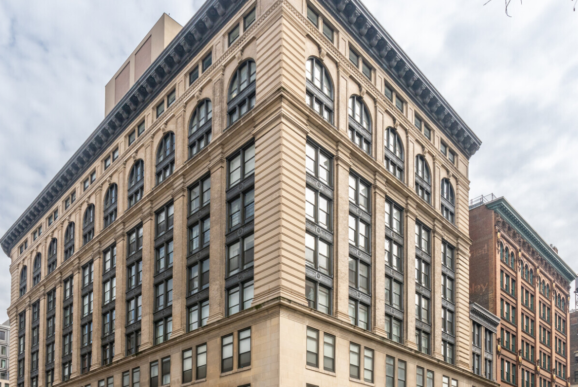 W 13th St, Greenwich Village, Medical/Retail Space For Rent 2,600 - 3,000 SF