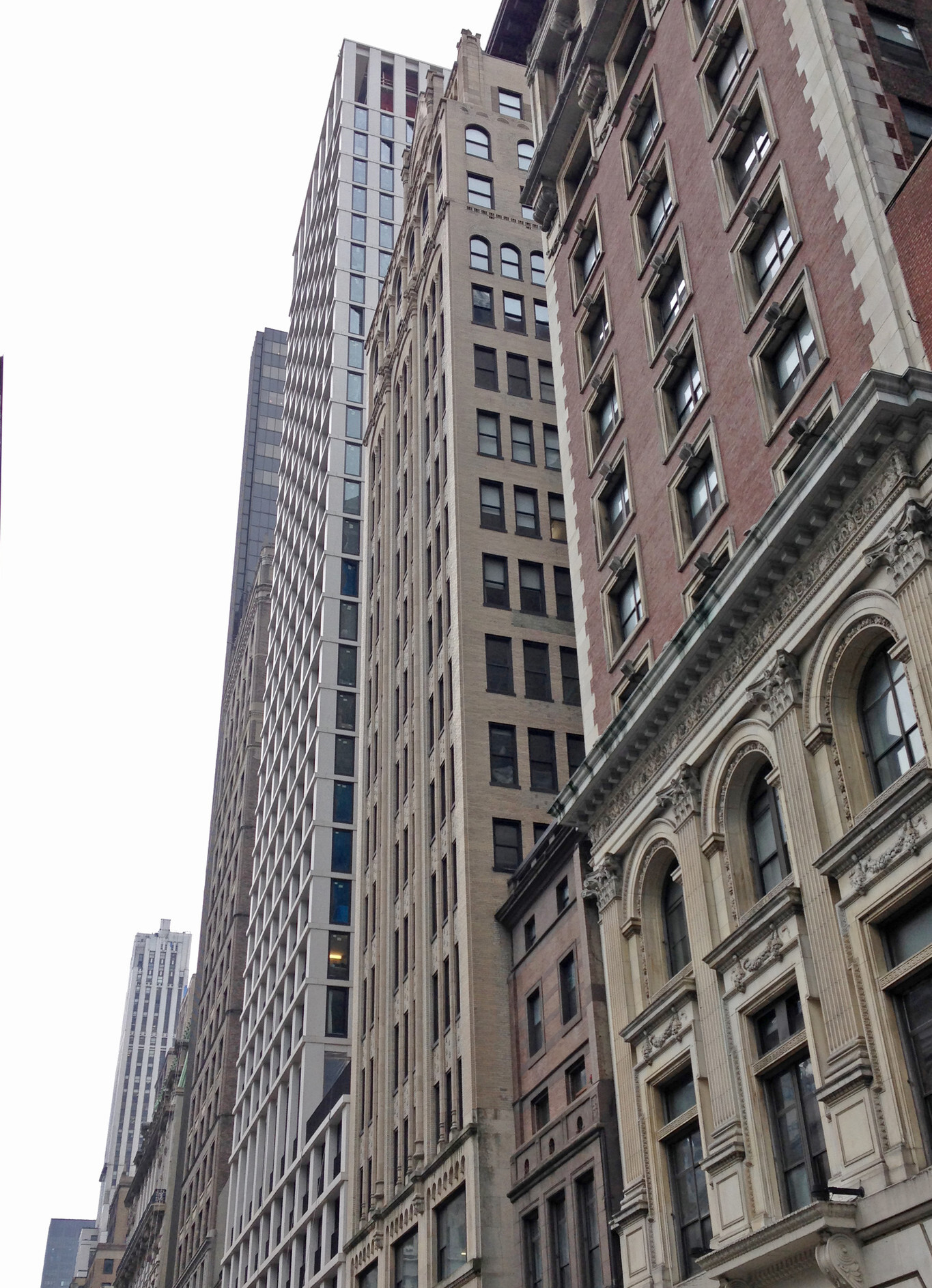 Bryant Park, W 40th St, NYC Retail Space For Rent 2,100 - 3,500 SF