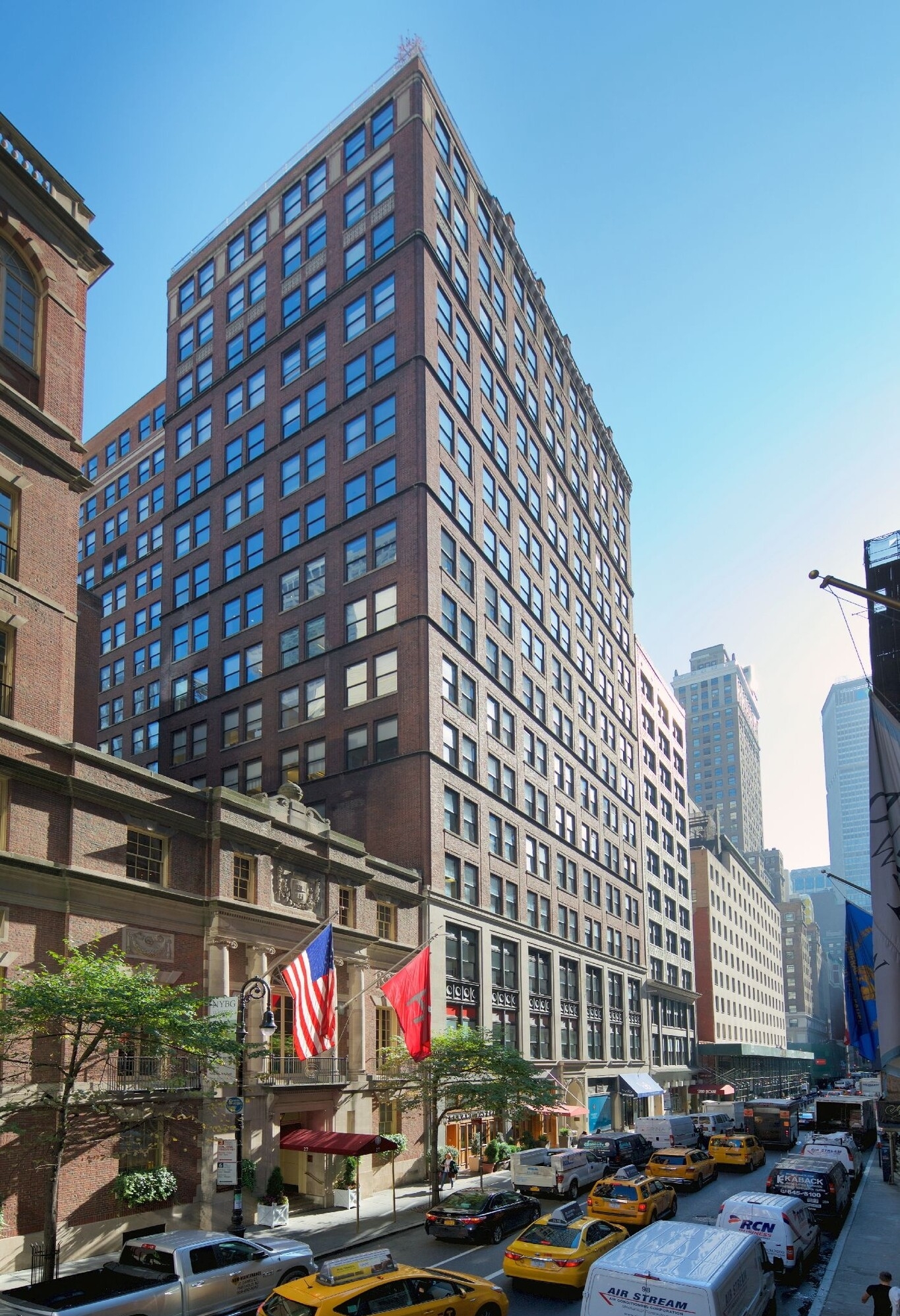 Times Square, W 44th St, Retail/Restaurant Space For Lease 1,600 - 3,400 SF