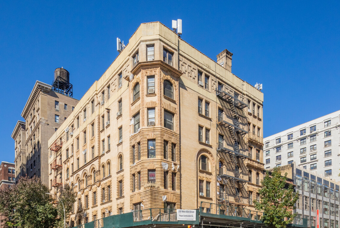 W 83rd St, Upper West Side, Retail Space For Rent 1,700 - 1,900 SF