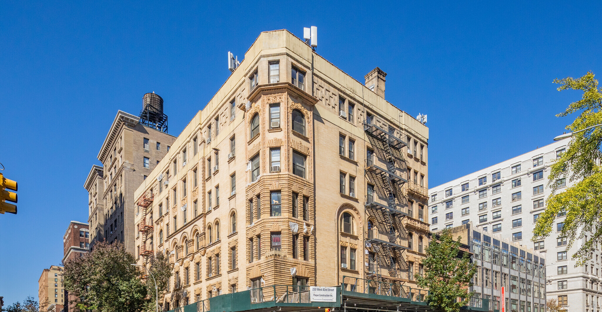 W 83rd St, Upper West Side, Retail Space For Rent 1,700 - 1,900 SF