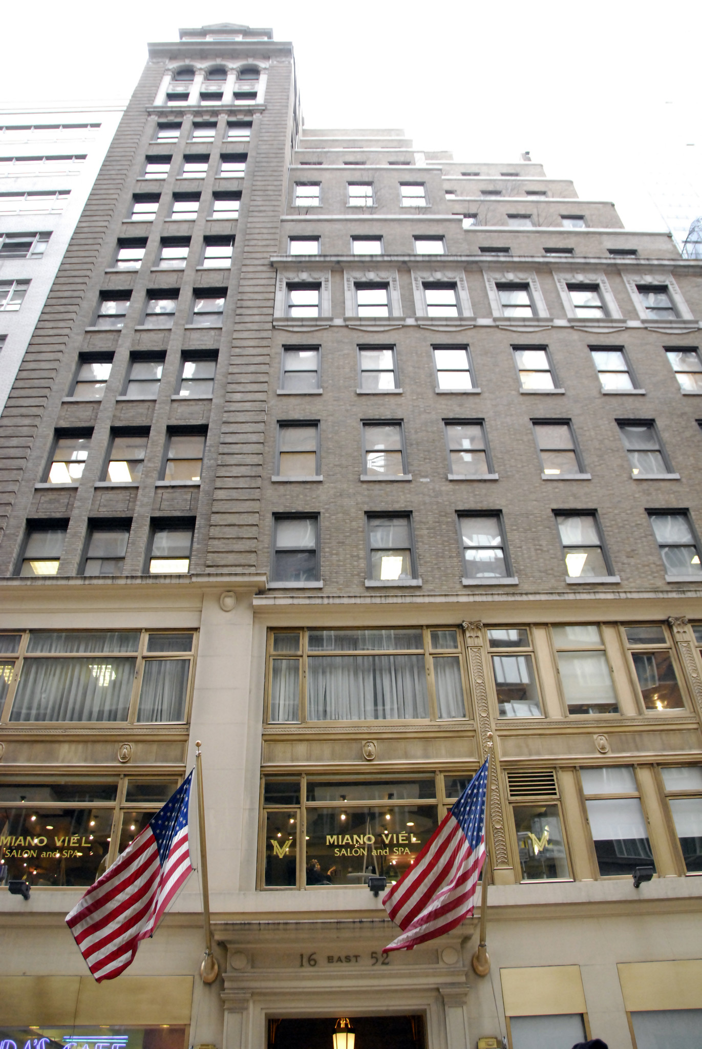 16 E 52nd St, New York, NY, Class B Office Building