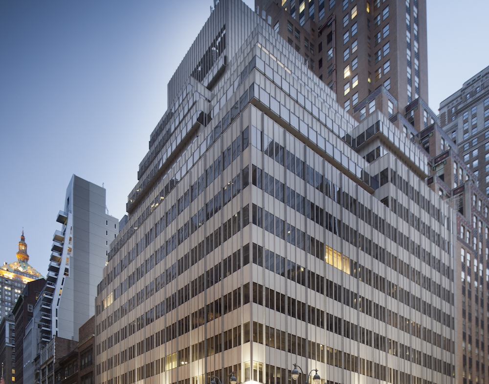 555 Fifth Ave, New York, NY, Class B Office Building