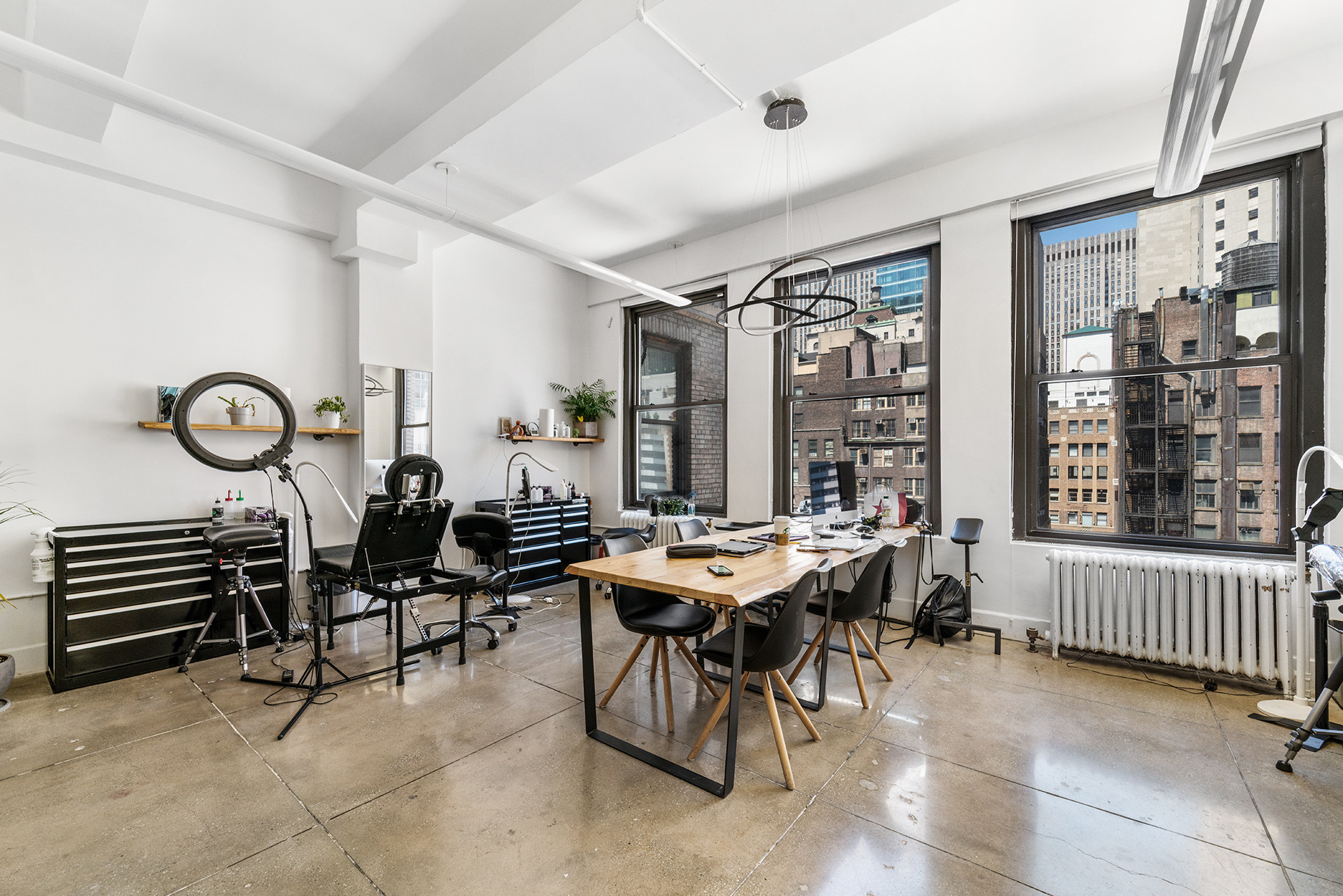 2 W 46th St 1