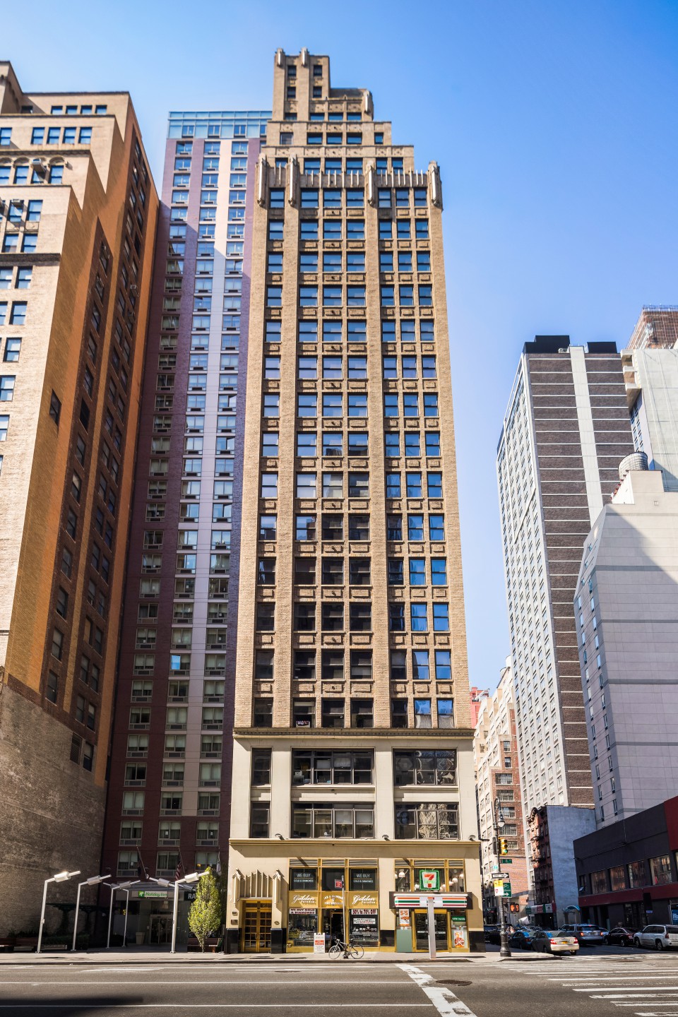 589 Eighth Ave, New York, NY, Class B Office Building