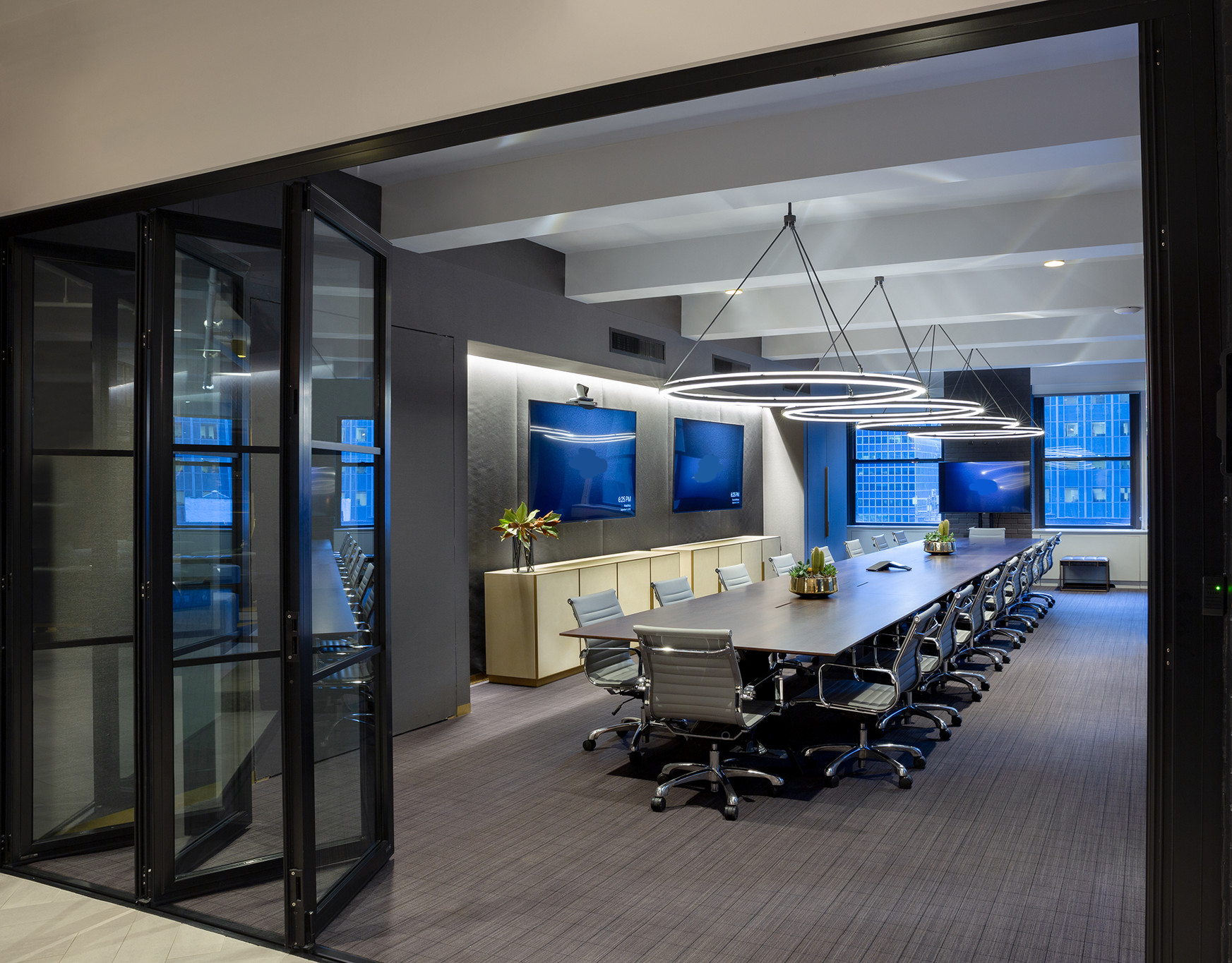 E 44th St, Grand Central, Fully Built & Furnished Office Space For Sublease 3,100 - 5,200 SF