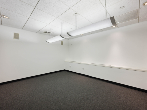 E 52nd St, Rockefeller Center, Fully Built Office/Medical Space For Lease 3,100 - 5,900 SF