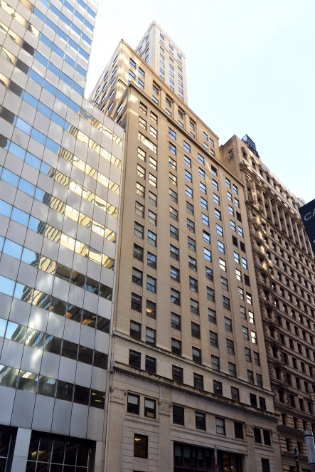 Broadway, Financial District, Partial Built-Out Retail/Restaurant Space For Lease 2,100 SF