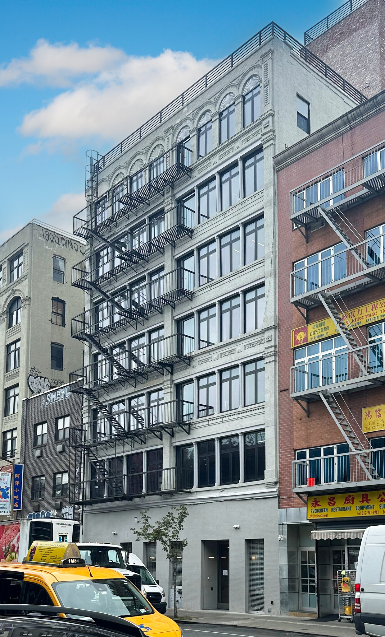 Lower East Side, Division St, Fully Built-Out Retail Space For Lease 3,200 SF