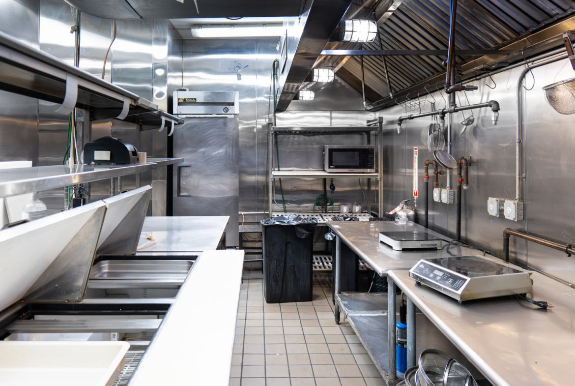 West 23rd St, Chelsea, Restaurant/Retail Space For Lease 2,050 SF