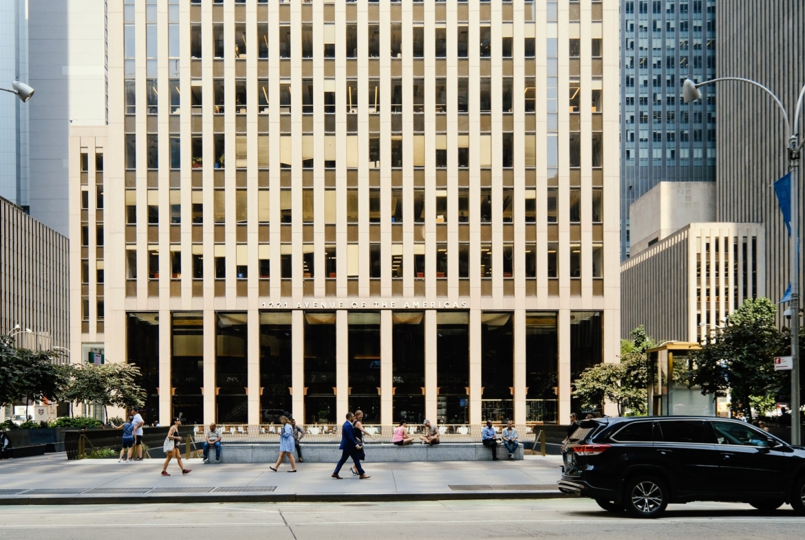 Avenue of the Americas, Sixth Avenue, Fully Built-Out Retail Space For Rent 1,900 SF