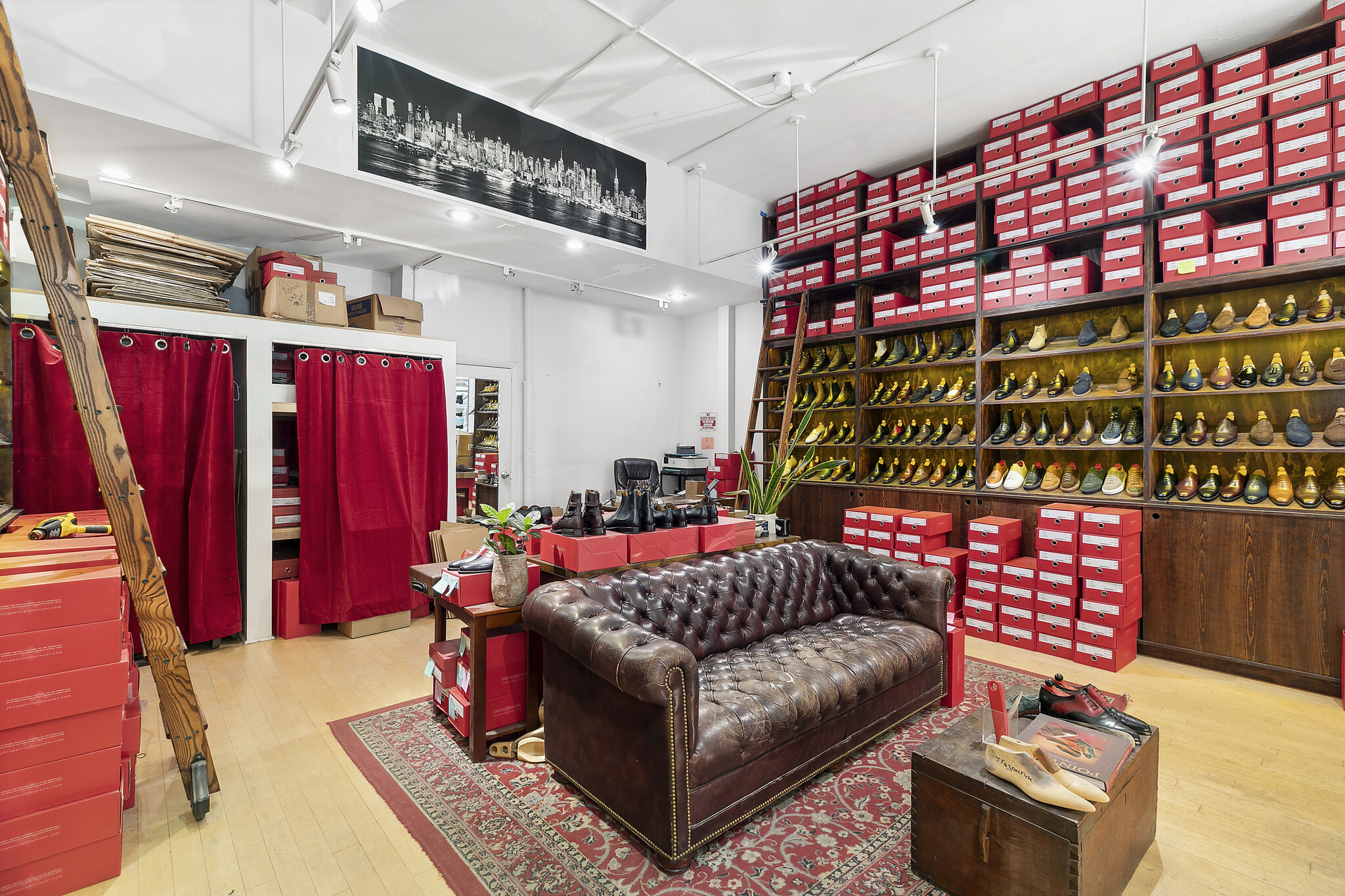 Thompson St, SoHo, Retail Space For Rent 650 - 1,100 SF