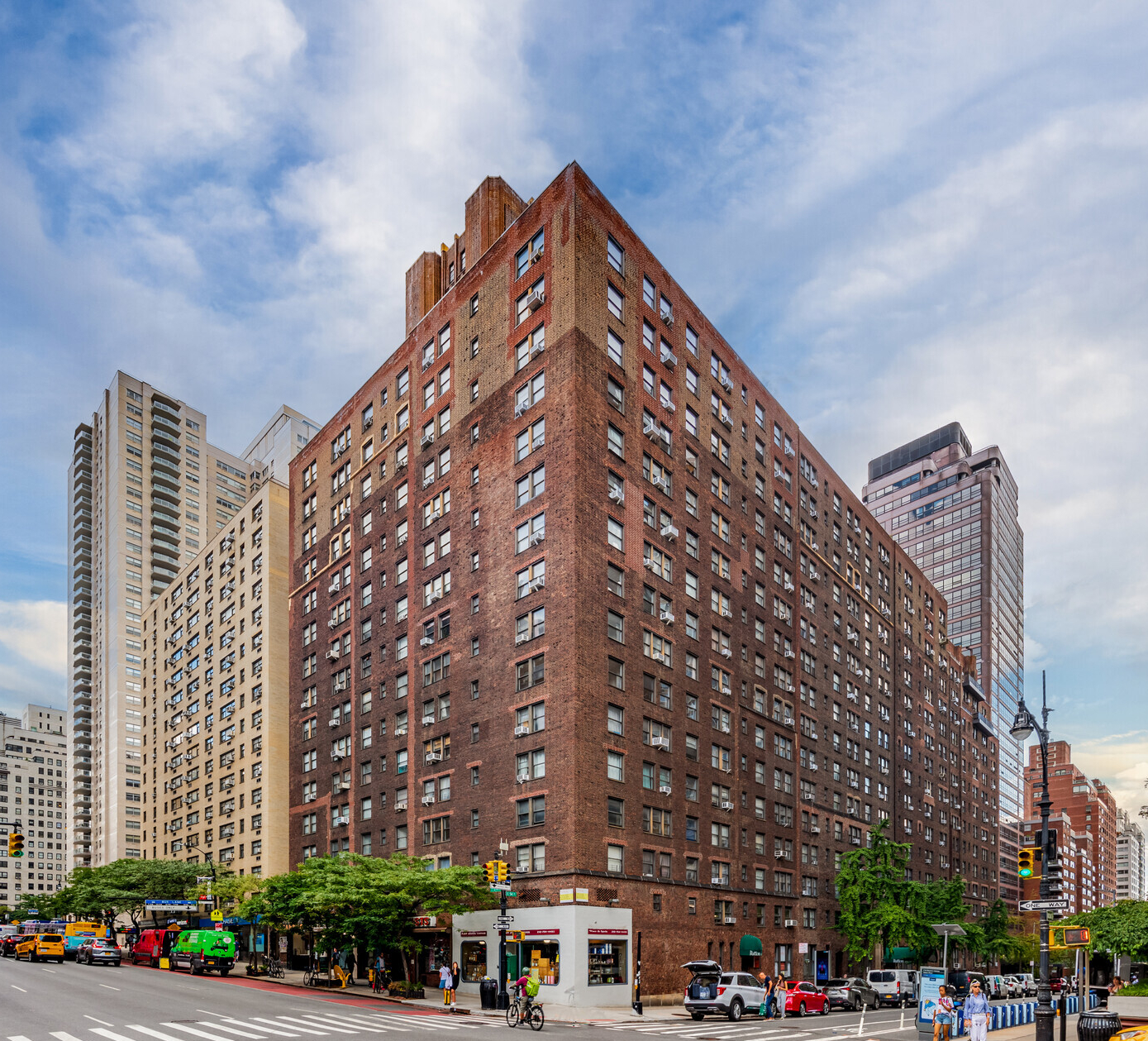 1st Ave, Midtown East, Partial Built-Out Retail Space For Rent 1,050 SF