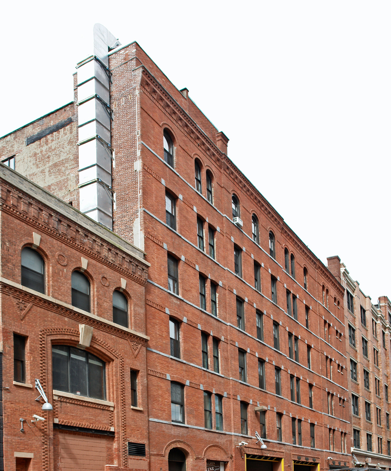 9th Ave, Chelsea, Partial Built-Out Retail Space For Rent 1,200 SF