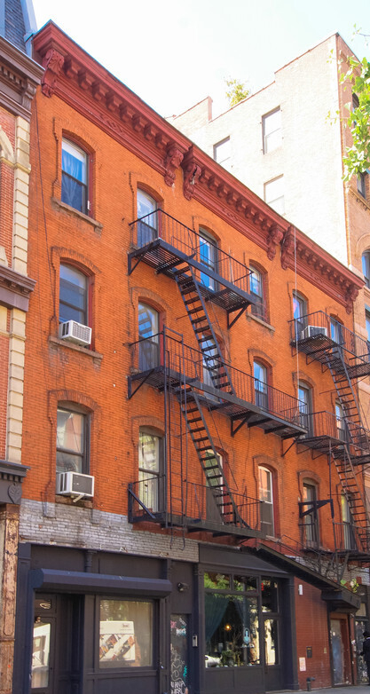 Bleecker St, SoHo, Retail/Restaurant Space For Lease 3,650 SF