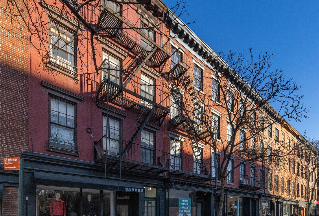 Bleecker St, Greenwich Village, Fully Build-Out Retail Space For Lease 750 SF