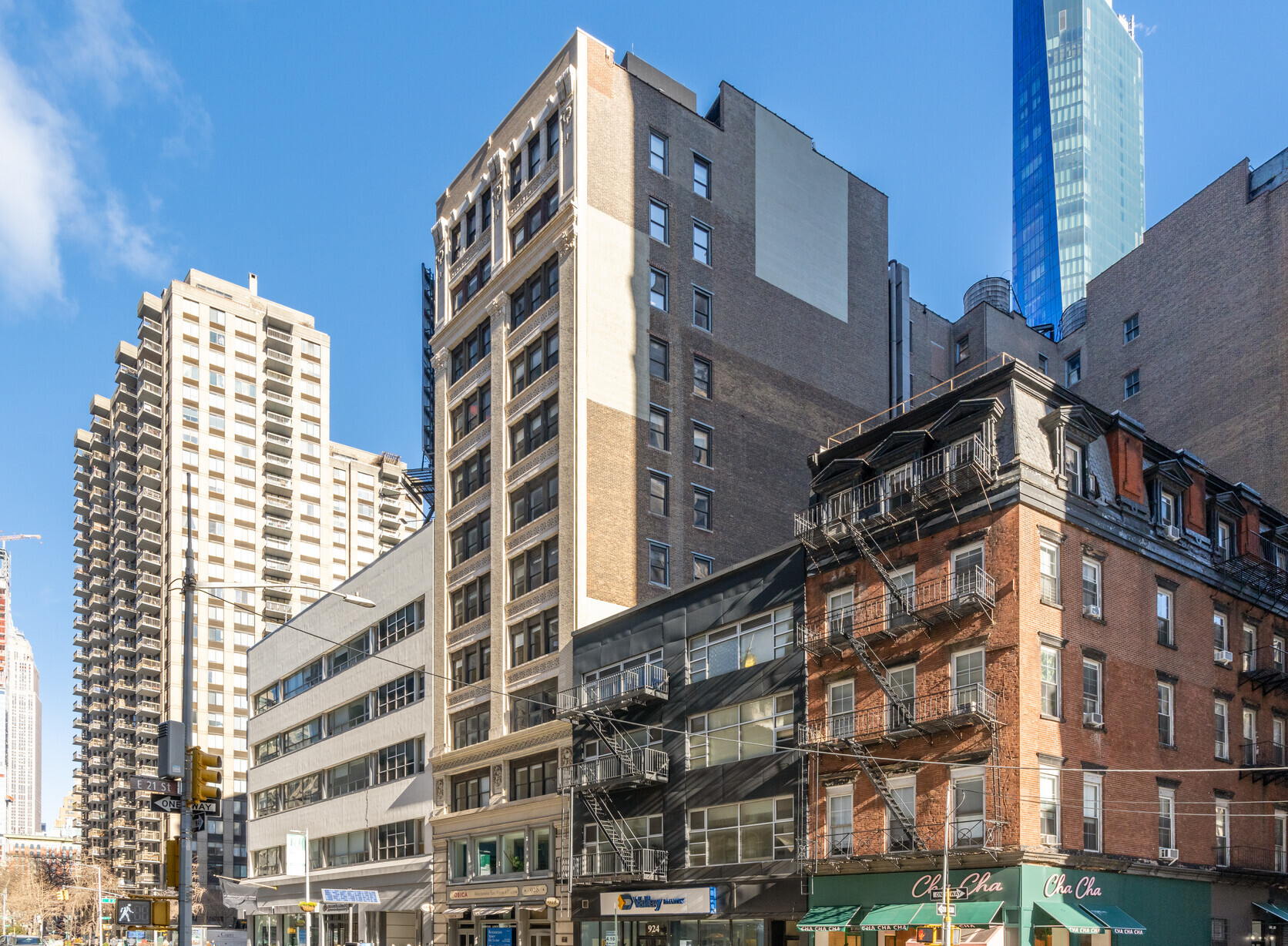 Broadway, Flatiron District, Fully Built-Out Retail Space For Rent 3,050 - 4,050 SF