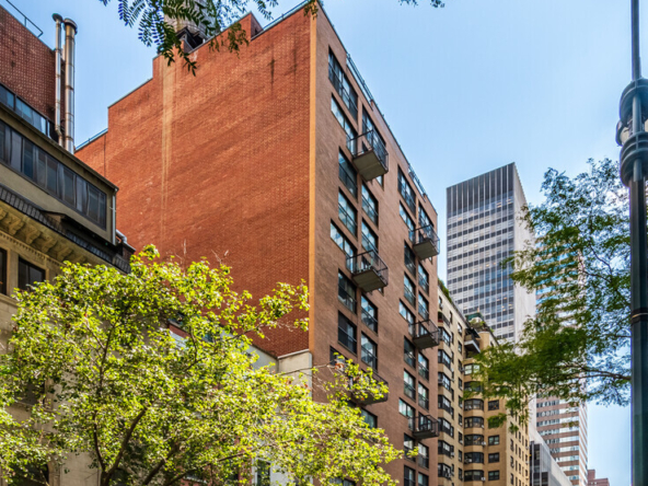 E 54th St, Midtown East, Fully Built-Out Retail/Restaurant Space For Rent 4,450 SF