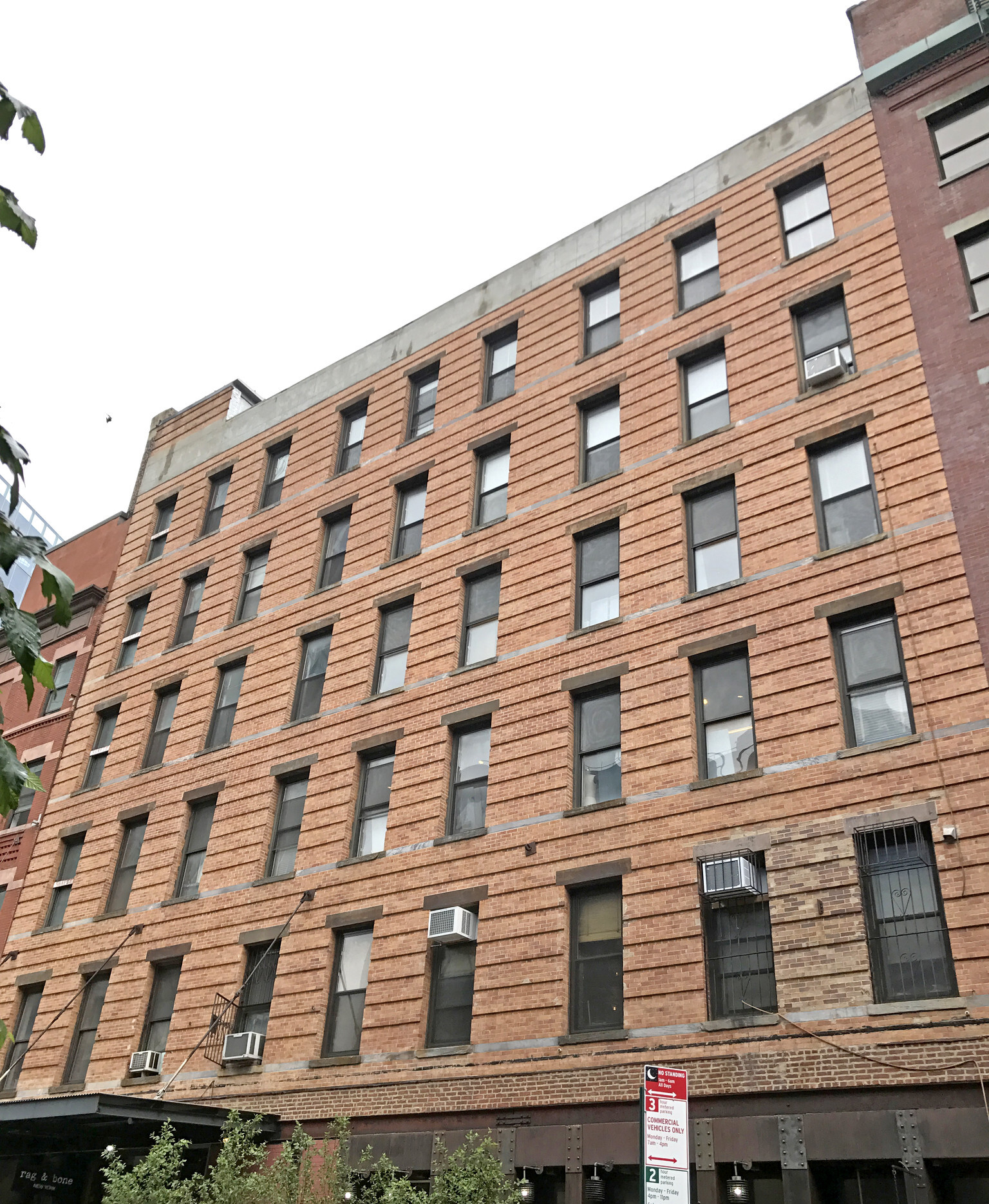 W 13th St, Meatpacking District, Partial Built-Out Retail Space For Rent 950 - 4,400 SF