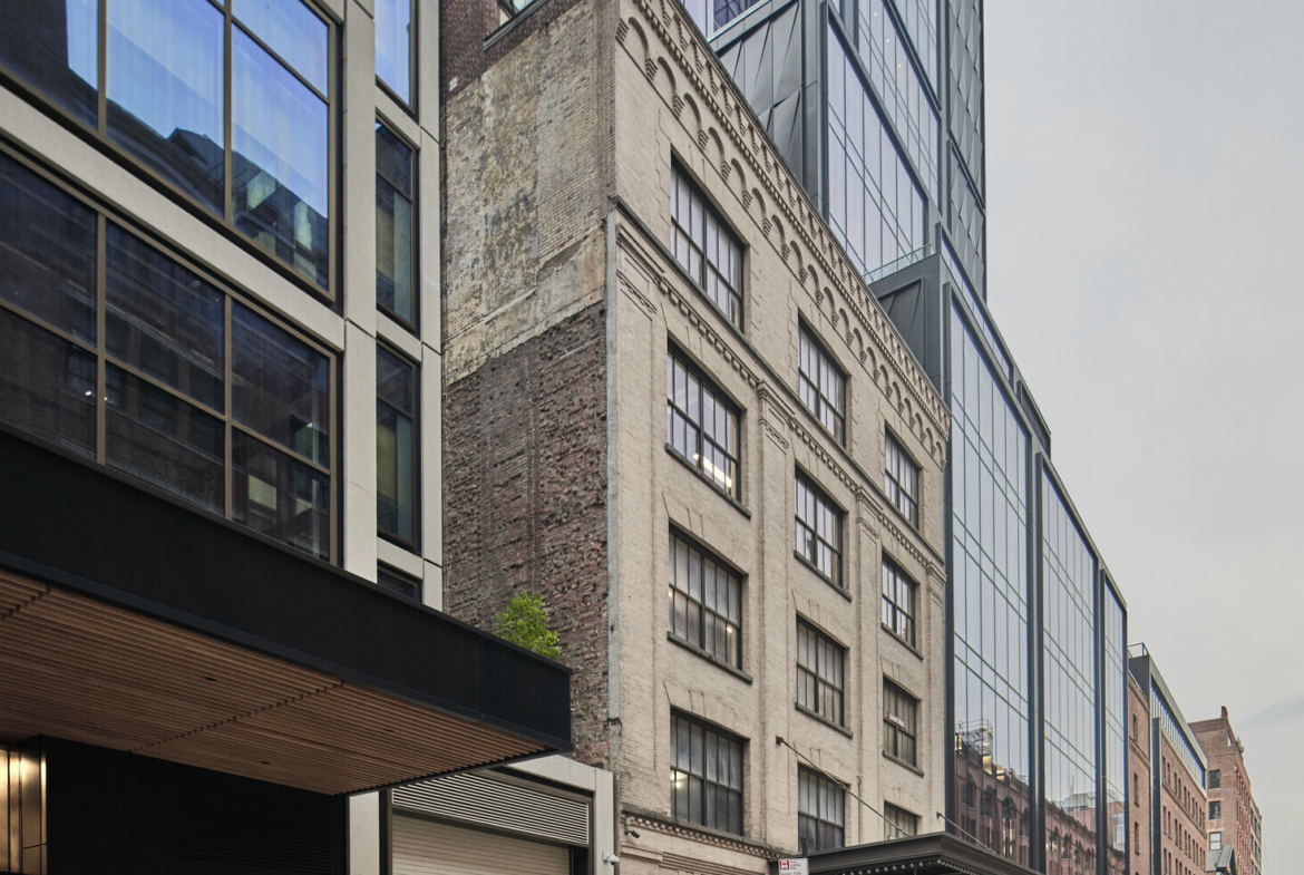 W 14th St, Meatpacking District, Partial Built-Out Retail/Restaurant Space For Rent 2,150 - 3,000 SF