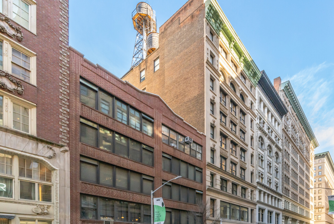 Flatiron District, W 18th St, Fully Built-Out Retail/Showroom Space For Rent 2,600 - 3,600 SF
