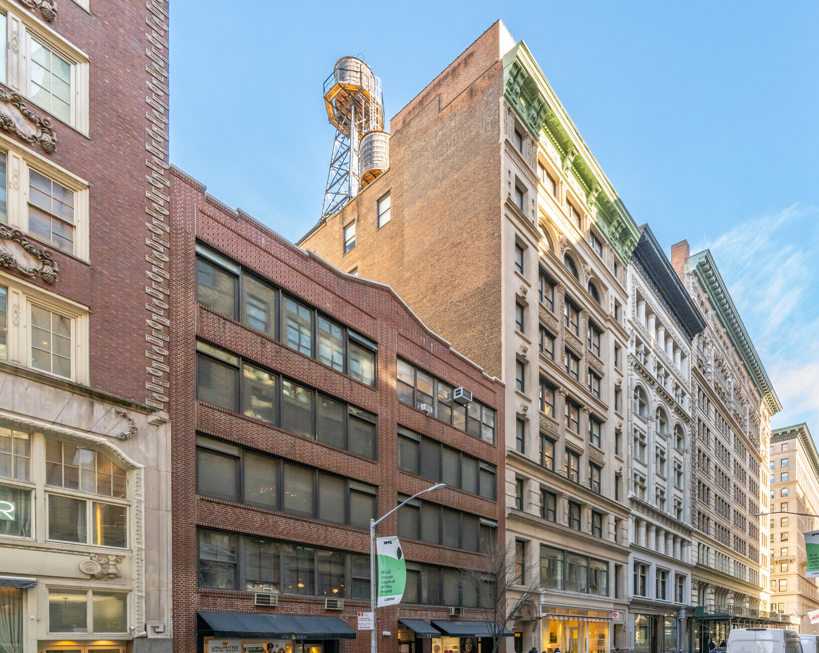 Flatiron District, W 18th St, Fully Built-Out Retail/Showroom Space For Rent 2,600 - 3,600 SF